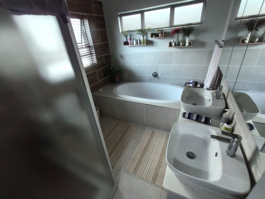 3 Bedroom Property for Sale in Boschdal North West